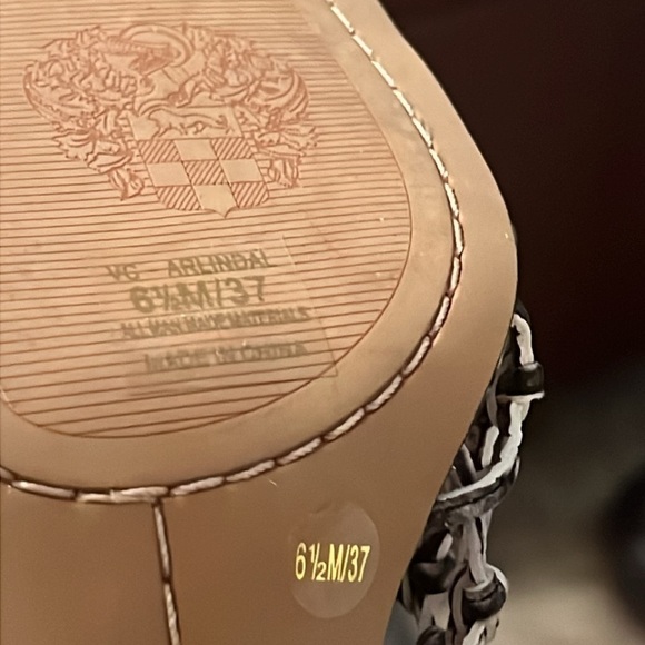 Vince Camuto Arindal Cut Out Peeptoe Bootie New Without Tag Women’s size 6&1/2 M - Picture 11 of 14